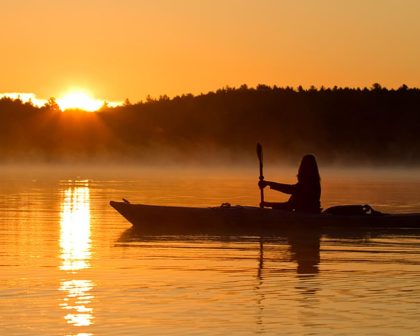 870x696_kayaking-sunset